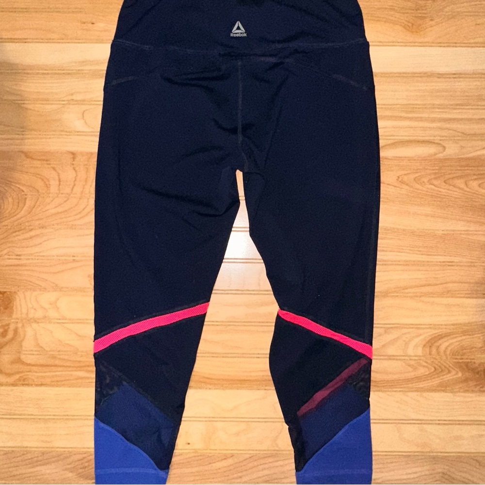Reebok High-Rise Capri Leggings | Black w/ Pink & Blue Colorblock | Size L - Picture 4 of 8